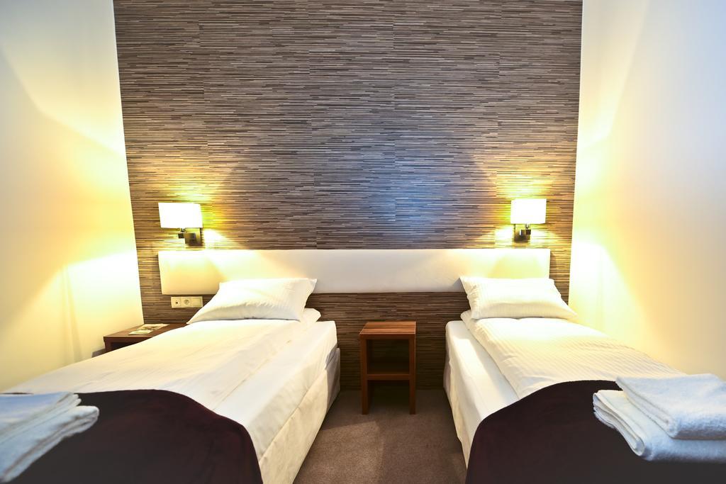 Metropolispa Piotrkow Trybunalski Room photo